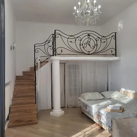 японська 5 * Lviv