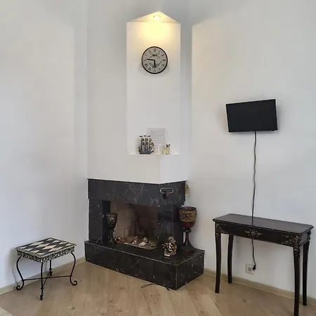 японська 5 Apartment Lviv