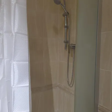 японська 5 Apartment Lviv
