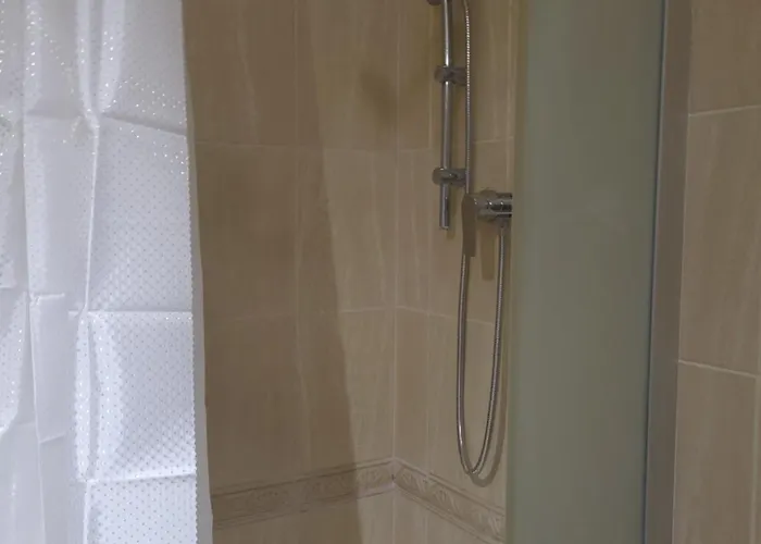 японська 5 Apartment Lviv